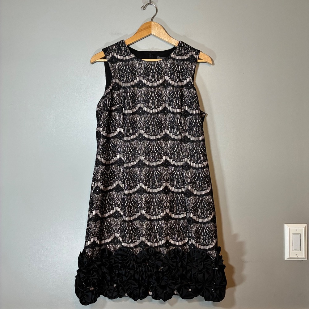 Donna Ricco Black Lace Rosette Hem Sleeveless Shift Dress L LBD Cocktail